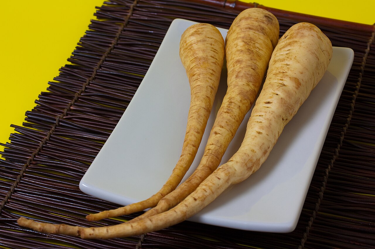Fresh Parsnip (Export Grade Tapered)