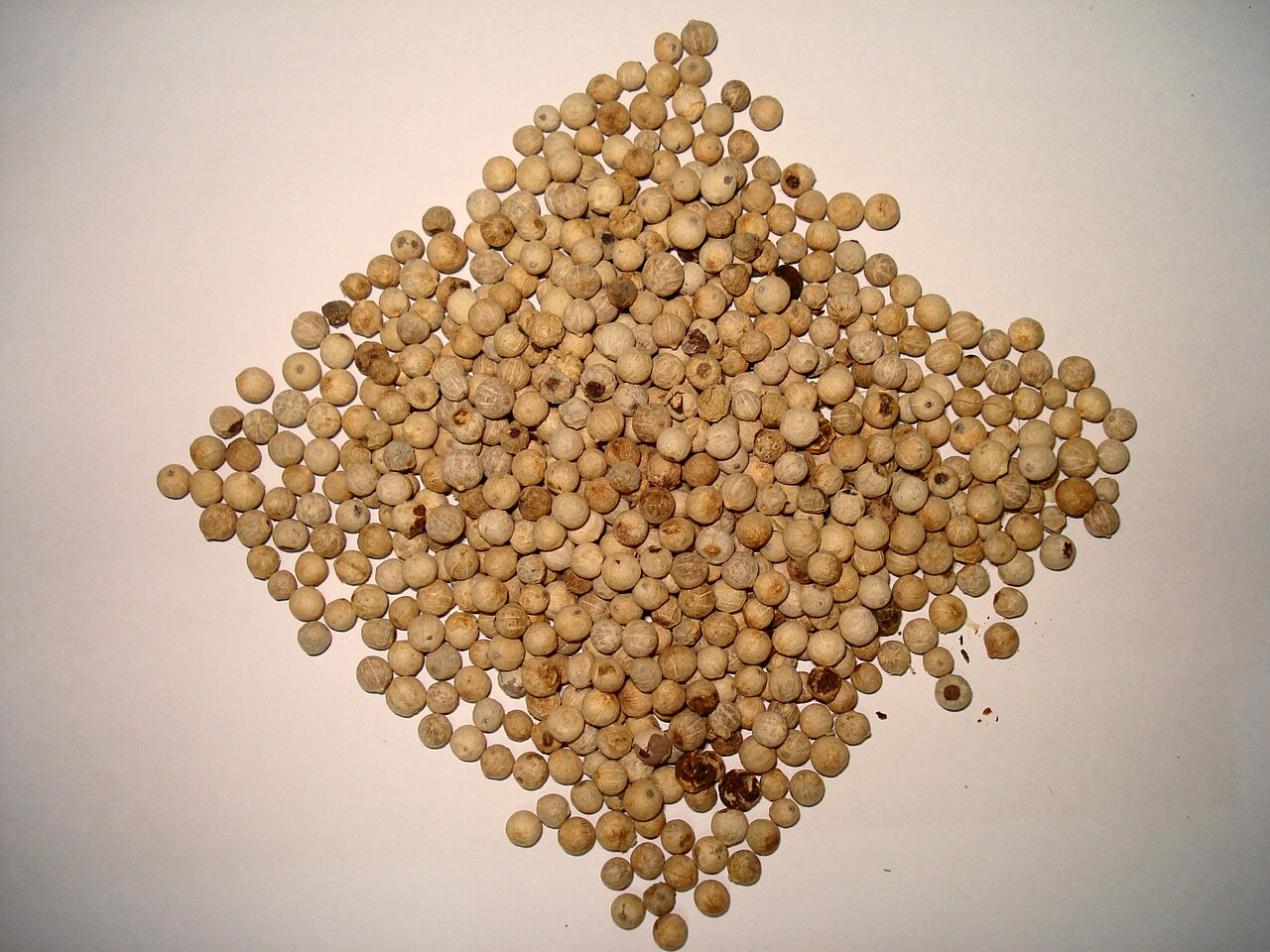 Whole White Pepper (Double Washed 600 G/L)